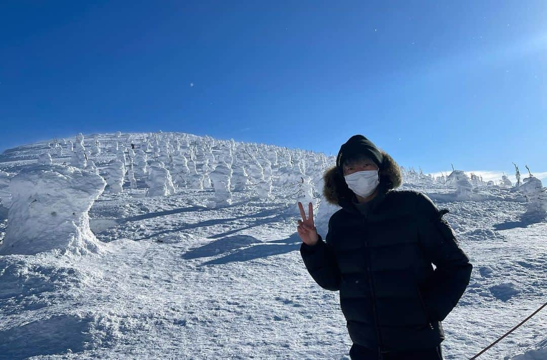 川井歩さんのインスタグラム写真 - (川井歩Instagram)「念願の樹氷を観に行ってきました⛄️ 頂上寒すぎたけど行ってよかったです！ 次のオフはどこに行こうかな🤔 #山形　#樹氷　#まだまだ巡るぞ山形県」2月28日 18時41分 - s.h.ayumu8