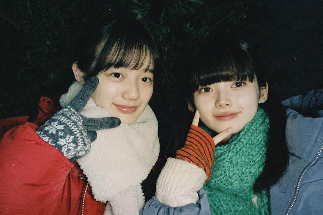 南琴奈のインスタグラム：「Hulu U35クリエイターズチャレンジ カワイ・ヒバリ監督 『そこに光があるなら』桃子役で出演します！  私と同じ歳の16歳の監督の作品で、すごく新鮮で貴重な経験をさせて頂きました。 京都での撮影、思い出沢山で楽しかったな〜☺️ 写真は @runa_nakashima ちゃんと♡ 沢山写真撮ったのでまた載せます〜  配信お楽しみに！」