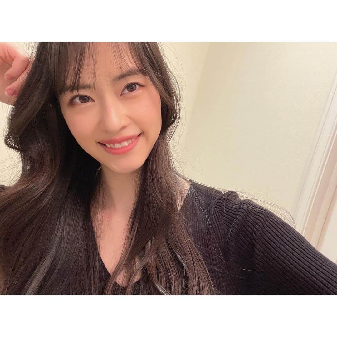 川崎琴之のインスタグラム：「最近写真撮るの忘れがち🙄 ・ ・ #自撮り #自撮り女子 #セルカ #セルフィー #モデル #ロングヘア #셀카 #셀스타그램 #모델 #일본모델 #일본여자 #selfie #japanesegirl #japanesemodel #model #longhair」