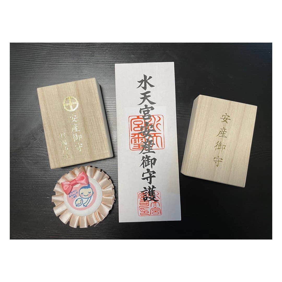 柳野玲子のインスタグラム：「皆さんへ  いつも応援ありがとうございます。 私事ですが、皆さんへご報告です。 この度、第二子を授かりました。  新しい家族が増えると思うと今から楽しみです。 現在は息子の抱っこや家事など夫にサポートしてもらいながら、お腹の中で大切に育てております。  出産予定日は６月頃の予定です。  お仕事はもう少し続けさせていただく予定です。  今後とも温かく見守っていただけると嬉しいです。  #妊娠中期 #第二子 #第二子妊娠中 #ご報告   柳野玲子」