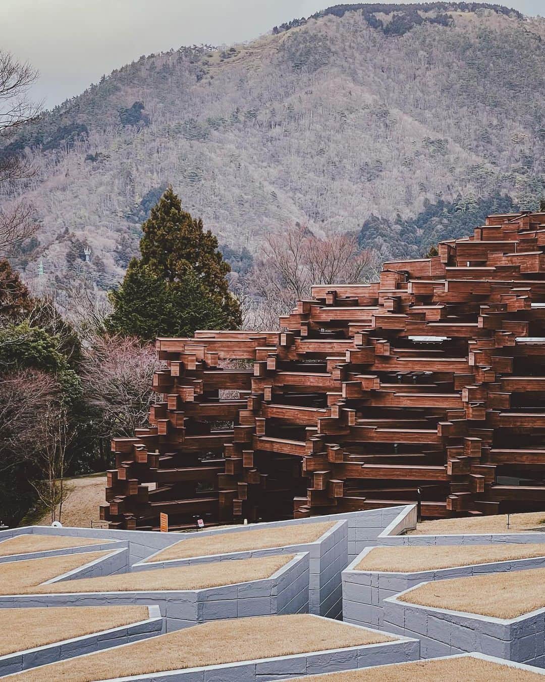 Kazukiさんのインスタグラム写真 - (KazukiInstagram)「📍箱根園彫刻の森美術館 . . いつそんな事覚えてた？ どうやってそんな感情になった？ すくすく成長する娘に追いつくのが必死. . 育ててるようで育てられてる感覚を感じながら、映え映えな美術館. . . . . . . . . . #箱根#箱根彫刻の森美術館」2月28日 18時47分 - kazukihamano