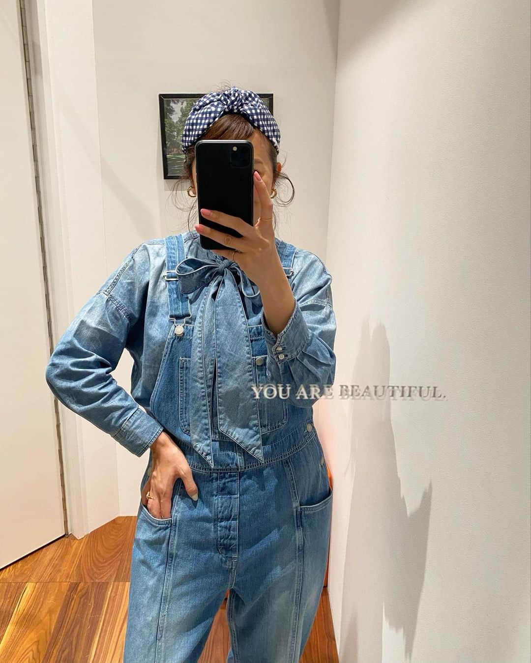 Mai Wakimizuのインスタグラム：「LINKABLEスタッフの中でブームが起きてるデニムonデニム！私も皆の真似っこしてみた＼(^o^)／このデニムシャツ、2年前にも発売してたもので今回リバイバルなんです♡春になると着たくなるデニム、出番が一番多い季節到来です！ #wakkinstyle tops:#linkable @linkable_official(今週2日発売)」