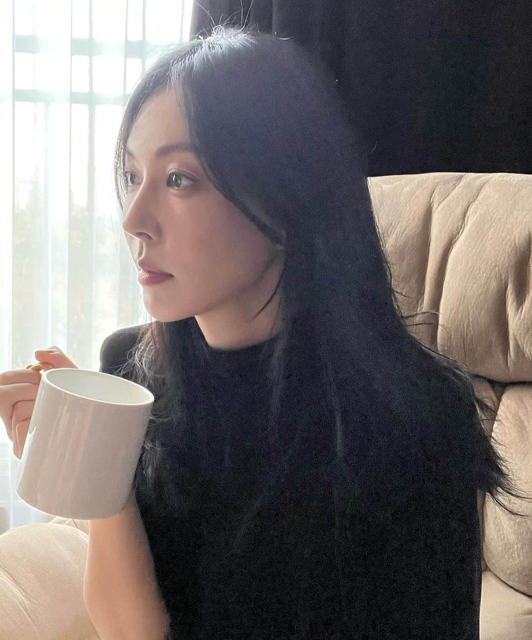 キム・ソヨンのインスタグラム：「🖤」
