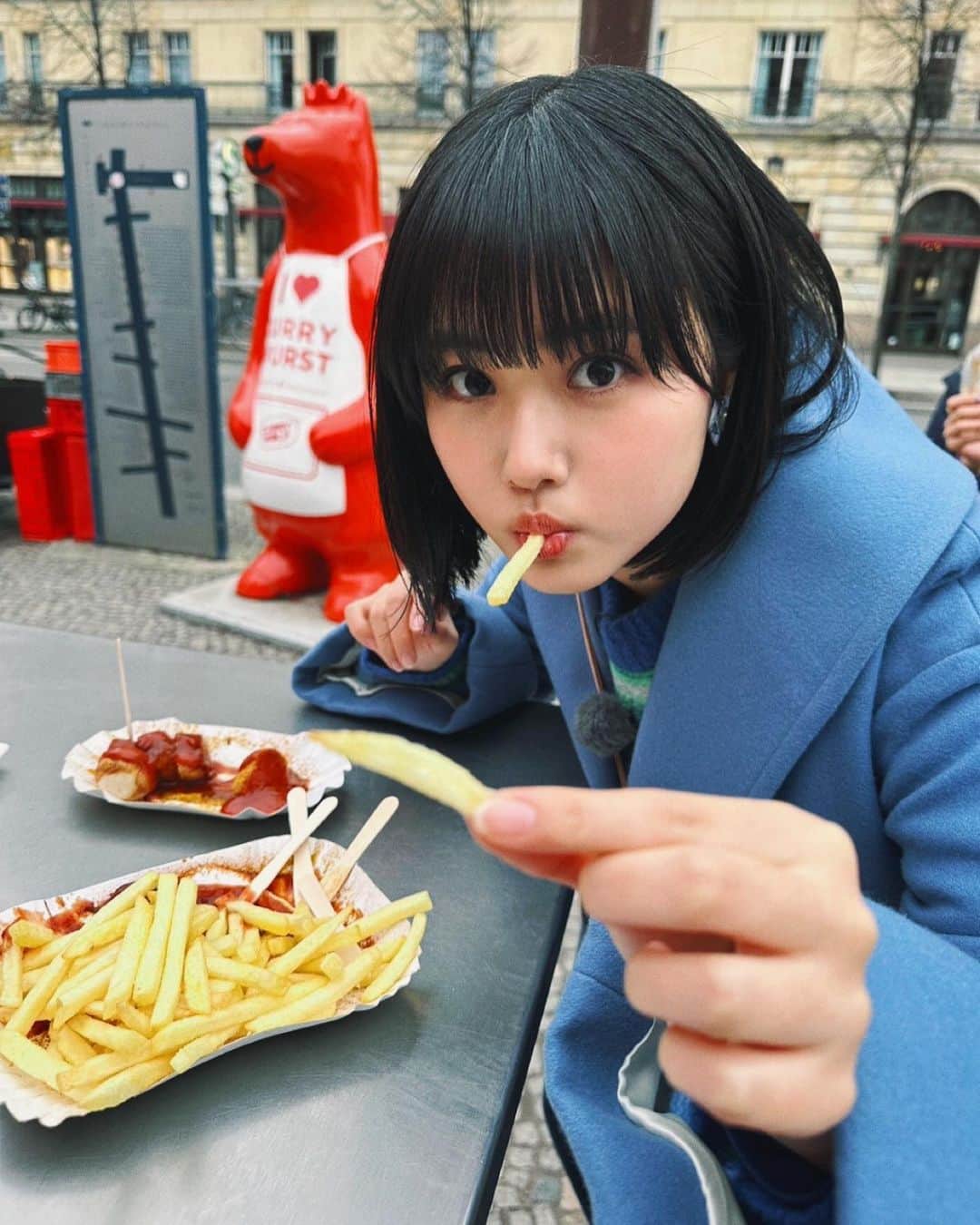 原菜乃華さんのインスタグラム写真 - (原菜乃華Instagram)「ZIP! ありがとうございました。 観光して、沢山食べて、満喫しました🥨 オフショット、食べてる写真多いな…笑」2月28日 13時14分 - nanoka_hara_official