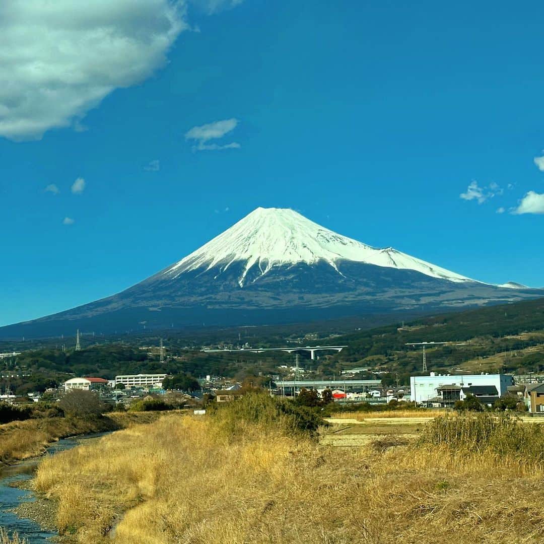 菊地哲のインスタグラム：「Snowcapped Mt. Fuji ＼(^o^)／」