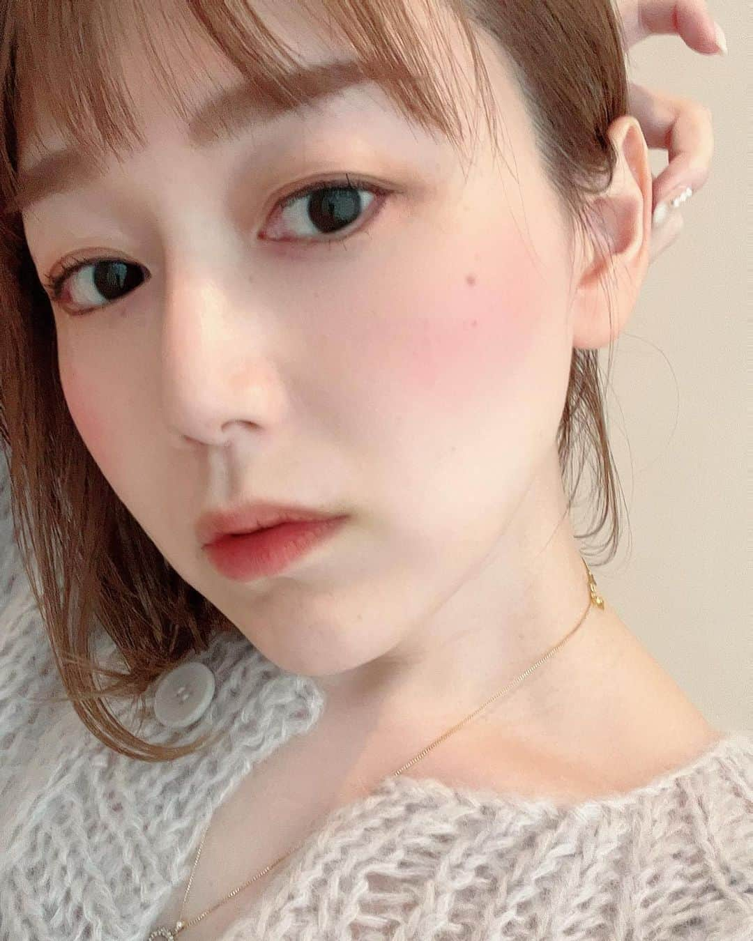 佐藤ただすけのインスタグラム：「🌼  ピアスを開けようか、いつも迷う。」