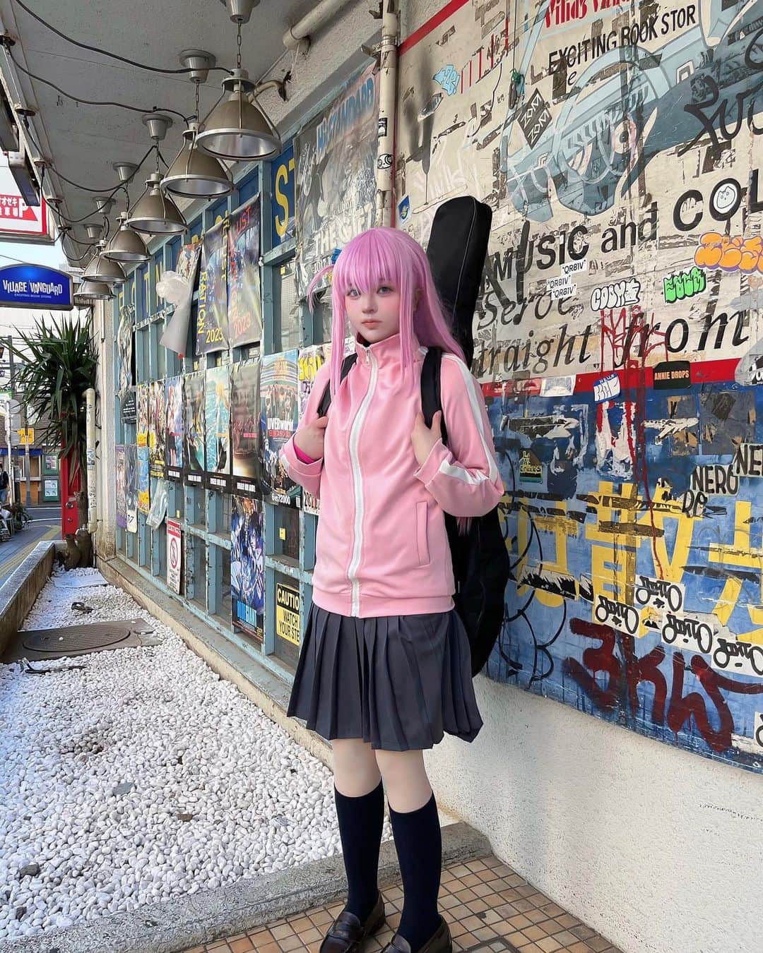 のインスタグラム：「#ぼっちざろっく」