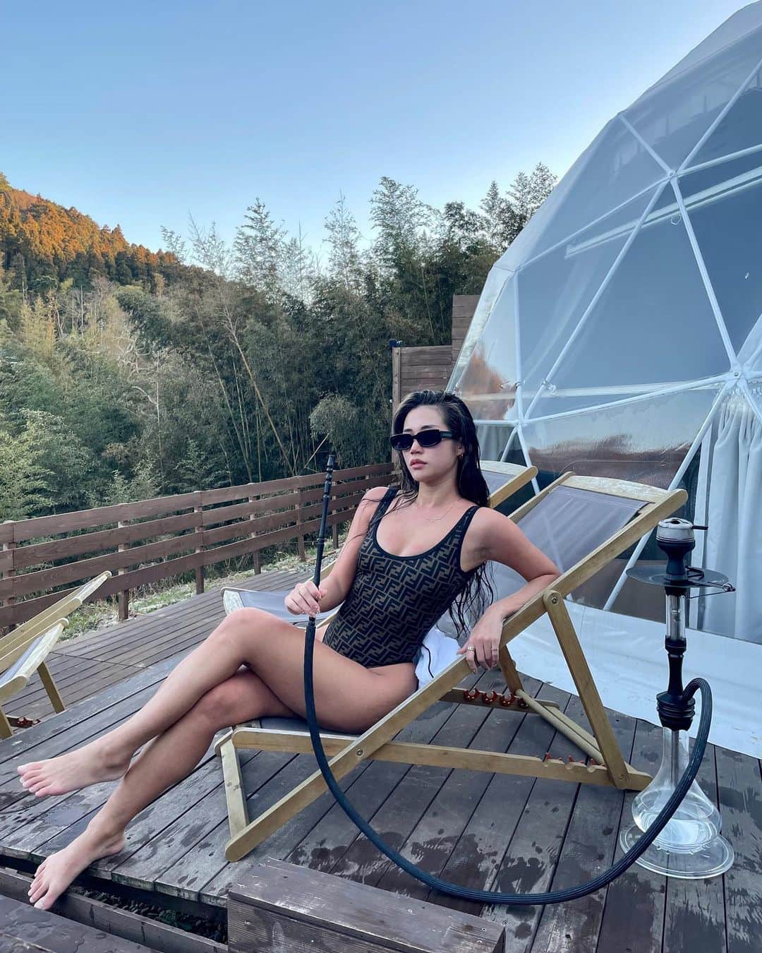 のインスタグラム：「♡  初めてのグランピング🏕♨️  サウナ、水風呂、ジャグジー、BBQ、焚き火、シーシャ が楽しめる最高な場所だった😍✨  #グランピング#サウナ#サウナ女子#サ活#シーシャ#ビキニ女子#焚き火#ハーフ#海外ファッション#整いました #あまみ#サウナー#シーシャ女子#bbq#fendi#sauna#shisha#bikinigirl」