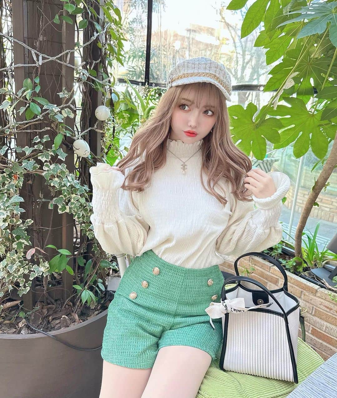 吉川ちえのインスタグラム：「【💚🍏💚🍏💚🍏】 . この前ちかとランチ行ってきたよ🥹💓 その時のCODEはこちら✨ . 👒cap→ 4552981 👗tops→SHEIN DAZY 11457157 👖bottom→ 11743338 👜bag→ 881673 . と言うかほぼSHEINコーデでした🤣💕 安くてきゃわわな服が多くて SHEINでよく買い物してるよ🛍  SHEINが春夏向きに新しく13ブランド立ち上げて 色んなスタイルに合う商品があるからみんなもSHEINチェックしてね！！  . SHEINで買い物する時このクーポン あるから使ってみて😙💓安くお買い物できるよ🎀🧸 . 【クーポンコード：SSJP218】  #SHEINforAll　 #SHEINss23  #SHEINpartner　 #ad」