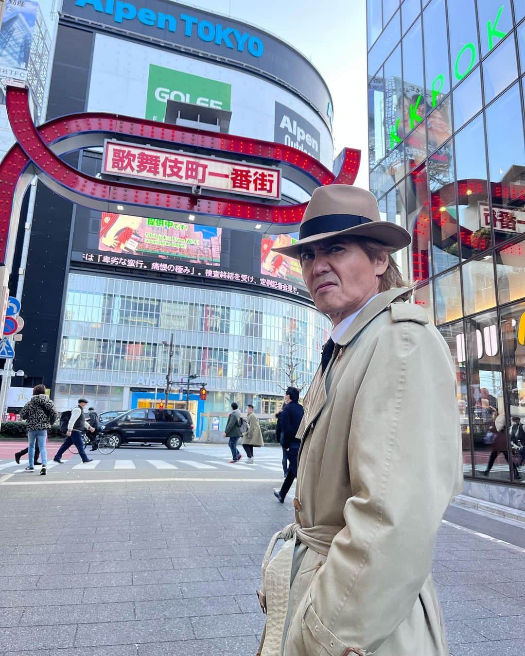 のインスタグラム：「新宿歌舞伎町🏮  #ジェームス本郷 #かっこいいスキヤキ #孤独のグルメ #竹内力」