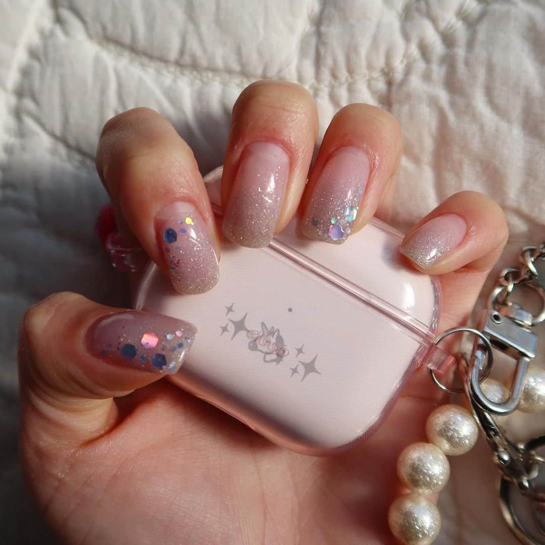 ケリーアンさんのインスタグラム写真 - (ケリーアンInstagram)「🌸💓🐷👛🌷💅🏼💒🎀💖  Early 2000 vibes...💫🦄 このジャラジャラつける感じ懐かしいw🤣  ...💘」2月28日 15時44分 - kellysoooreal
