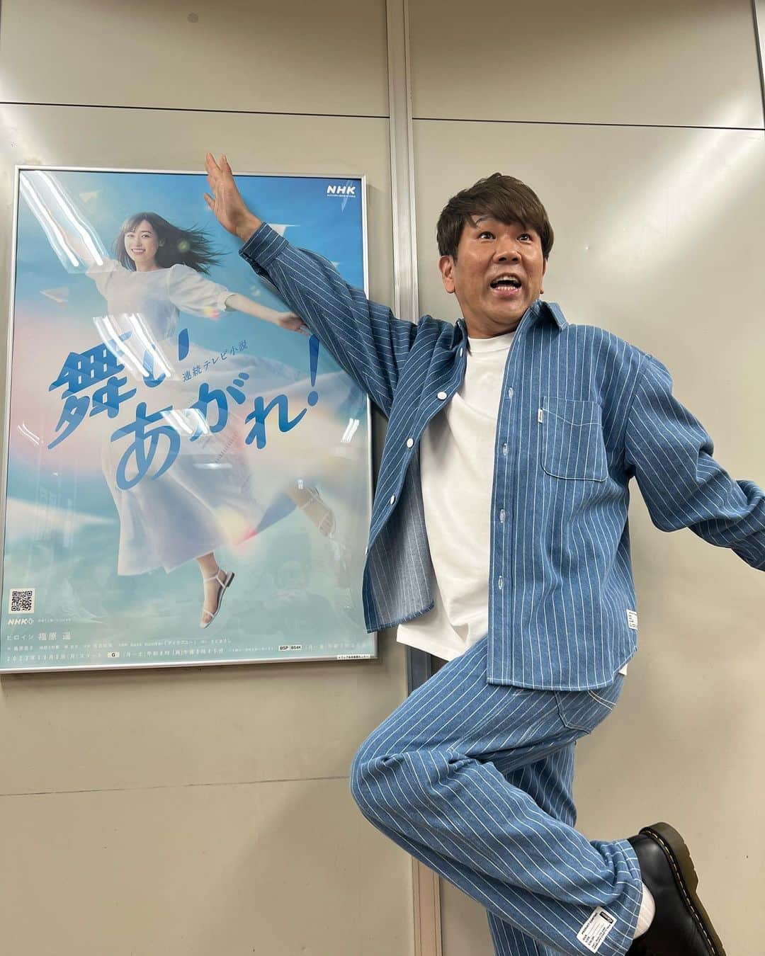 藤本敏史のインスタグラム：「ええ感じになるように撮ってもらった。 撮影者　千鳥　ノブ」