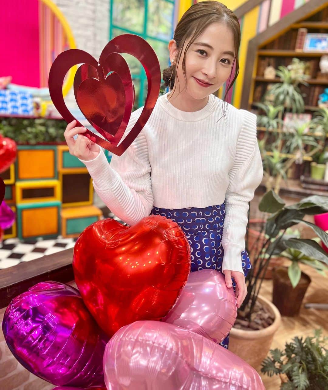 のインスタグラム：「え、2月も最終日なのですか。  あげそびれていた、 バレンタイン仕様なブランチスタジオ かわいかったー！  もう半月も前ですね😅  春はすぐそこ🌸」