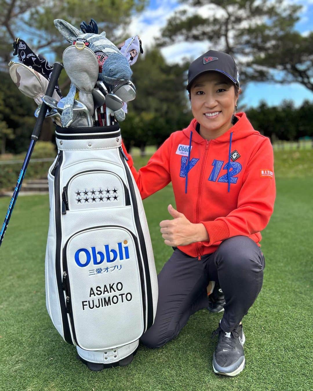 藤本麻子のインスタグラム：「JLPGA開幕⛳️🏌️‍♀️ . スポンサー #三愛オブリ #Obbli #マツモトキヨシ #B.I.TECH #ECL #アミノバイタル #v12golf  #Nike #タイトリスト . がんばります😄✊🏻」