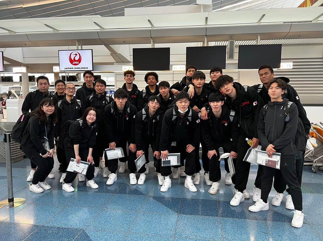 網野友雄さんのインスタグラム写真 - (網野友雄Instagram)「🇯🇵✈︎🇦🇺 #AkatsukiJapan #u22japannationalteam  #頑張ってきます」2月28日 16時45分 - ami_no22