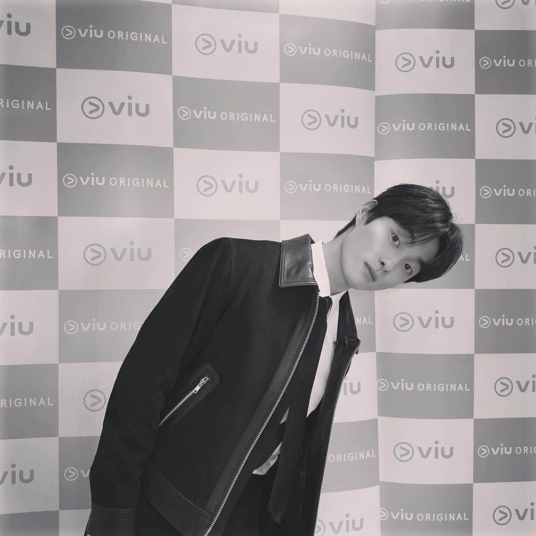 ユン・チャンヨンのインスタグラム：「🤍💋  Watch the premiere of <Delivery Man> on 1st March on #Viu#ViuOriginal」
