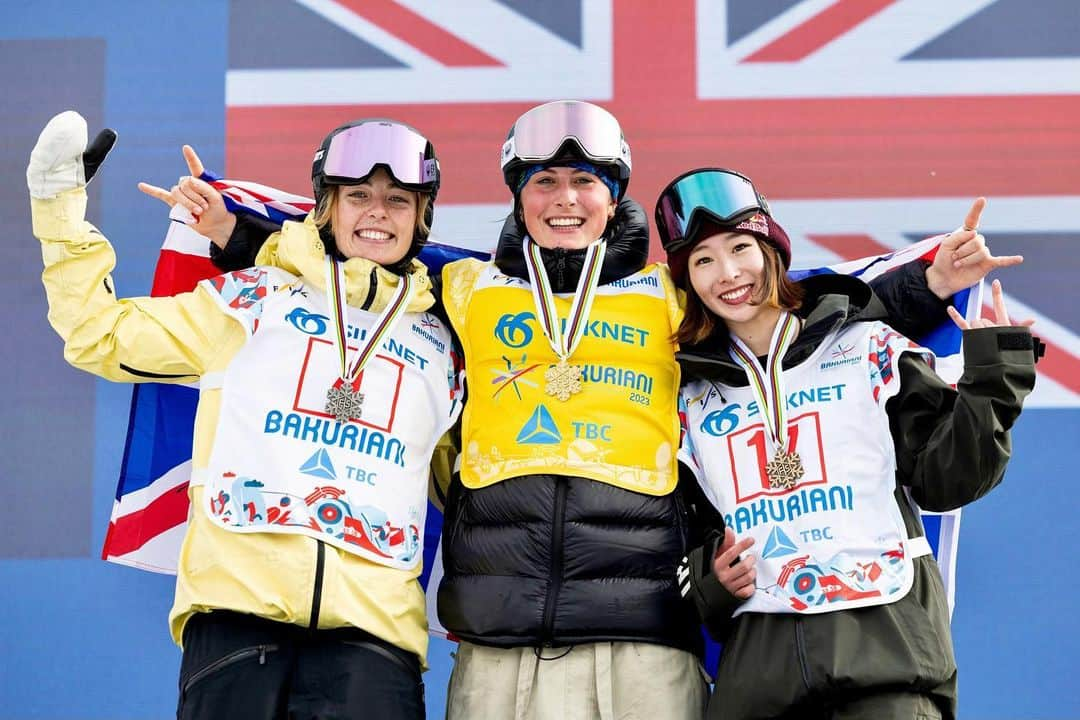 鬼塚雅さんのインスタグラム写真 - (鬼塚雅Instagram)「I got the bronze medal in slopestyle at the World Championships 2023🥉 The level of riding was absolutely mental, hyped I got to be a part of it. Huge congratulations to @mia_brookes and @zoisynnott   世界選手権、スロープスタイルで銅メダル獲得できました🥉 2年に1回しかない大事な大会なので、今シーズンはこの大会に向けて調整してきました。とっても嬉しいです😆💖2枚目に決勝のラン載せてますので是非見てください！  📸 @fissnowboard  #ISPS #RedBull #artisticandco #fjanck #ようきペットクリニック #samanthathavasa #nitrousa #electric #cwx  #swix #スリックハウス #globalwifi #スノーボード #snowboard  #worldchampionships #世界選手権」2月28日 17時23分 - miyabionitsuka