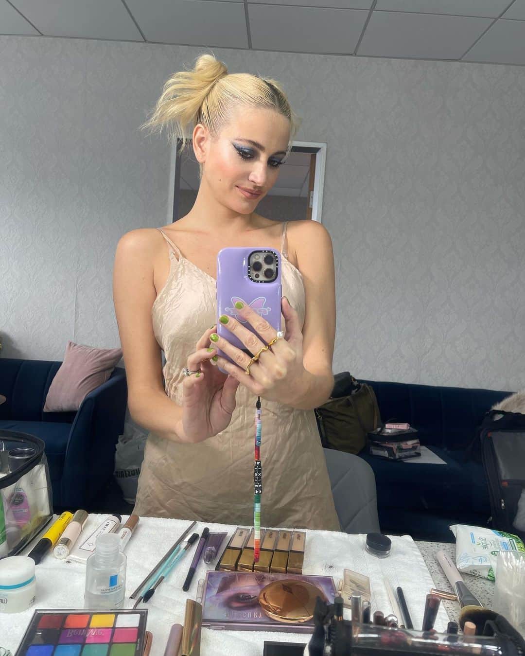 ピクシー・ロットのインスタグラム：「🧚‍♀️😉」