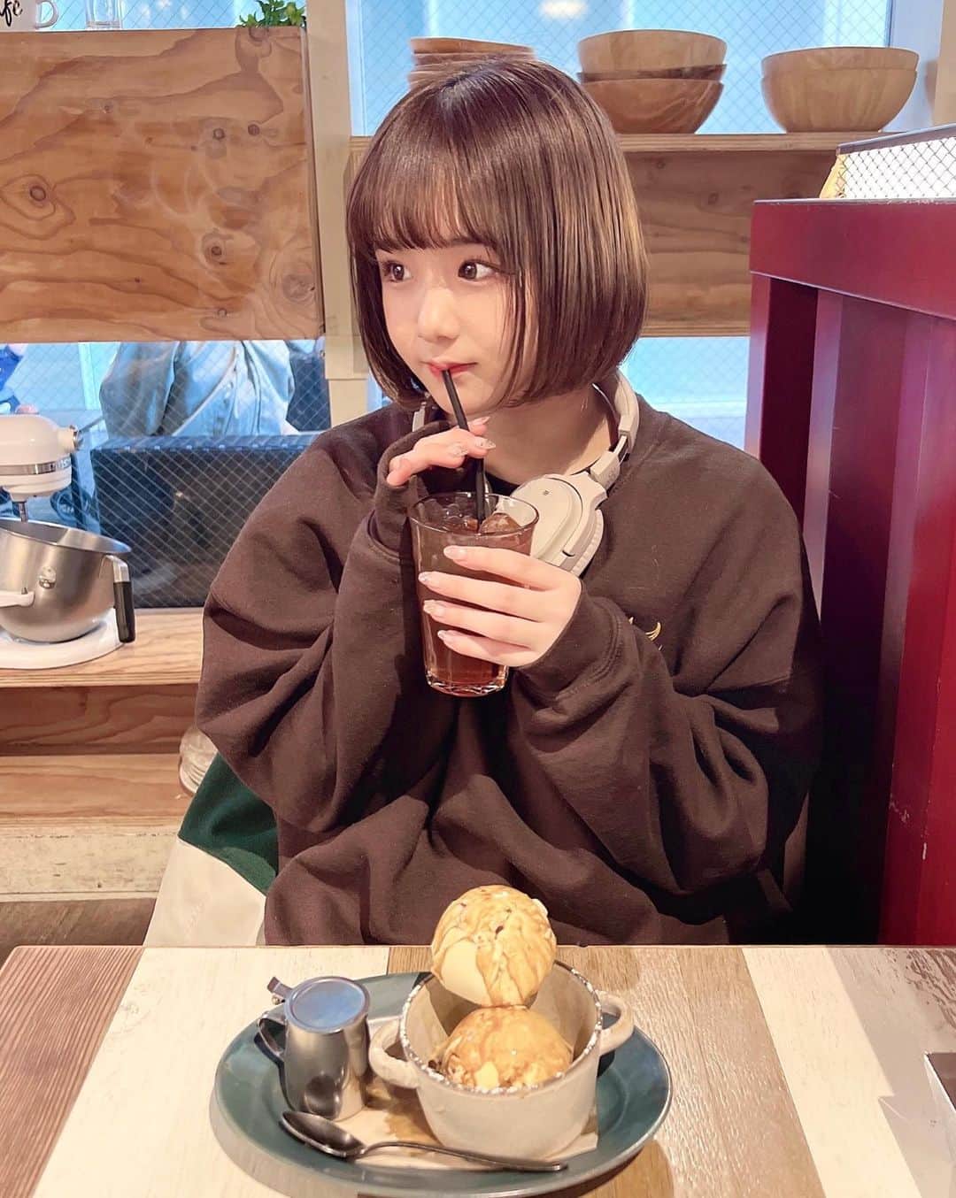 吉屋すえかのインスタグラム：「🍨☕️🌱 #cafestudio」