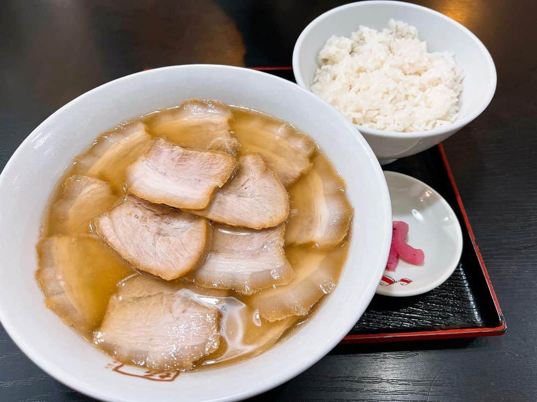 パパイヤ鈴木のインスタグラム：「いや〜 ついに食べられましたよ！！ 感動です👍 #喜多方ラーメン」
