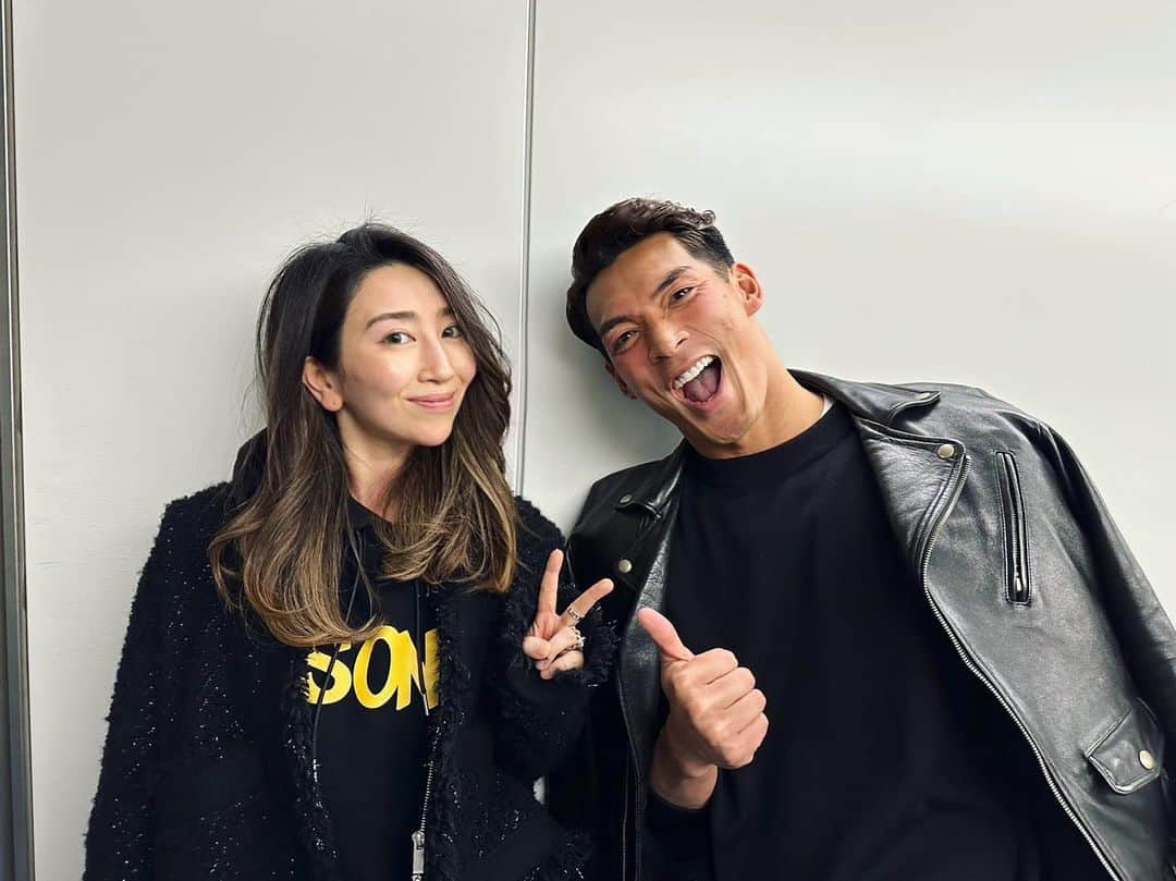 のインスタグラム：「ケルン時代🇩🇪に出会った槙野選手⚽️ 毎日のように日本食屋さんでドイツ語を教えてたけど 明日ポルディ(ポドルフスキー)に言いたいからって下ネタしか質問してこなかった人。笑 まさか将来お仕事📺で一緒になることがあるなんて あの頃は全く想像もつかなかった！ 結婚してますますパワーアップして 第二の人生でまた槙野劇場始めてました。笑 『さんま御殿』放送中、ぜひご覧ください☺️」