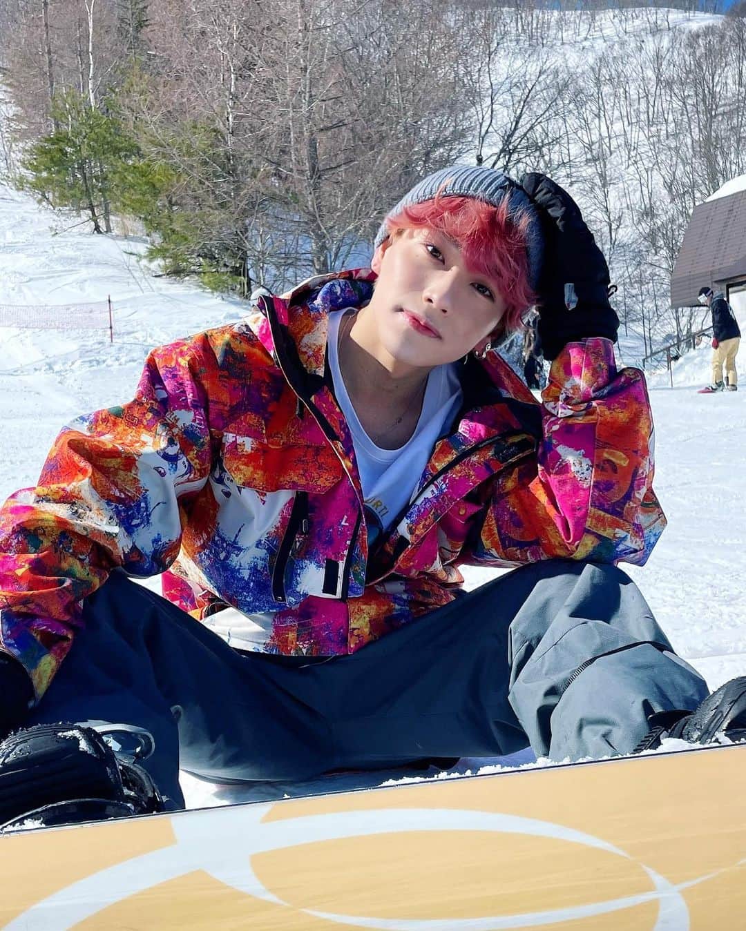白金倫太郎のインスタグラム：「今シーズン初のスノボ行ってきたよ🏂 ゲレンデマジック起こせてる？？  2前目のヒートテック出てるのは気にしないで💦 ・ ・  #スノボ  #ゲレンデ」