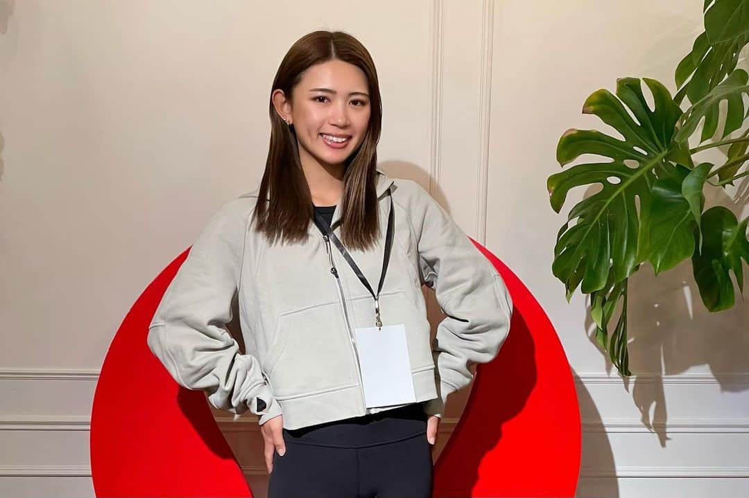 坪井ミサトのインスタグラム：「【Meet a better you】  先日 @lululemonjp さんよりご招待いただき 素敵なイベントに参加してきました😊  過去の自分の経験や乗り越えてきたこと、 その時感じていたバリュー(価値)。 それを得て今大切にしているもの。  改めて自分の中にある思いやビジョンを 考えることで、ぼやっとしていたものが明確になりました。  私の2023年の抱負🔥 "心から達成したい自分のゴール"は 【運動を通じて、1人でも多くの人を健康＝幸せ】にする！  です😊  運動で私の人生は豊かになりました。 そしてこれからも運動があっての私です。  いつもより少し多く歩く、 ストレッチだけでもやってから寝る、 ちょびっと頑張って筋トレをする💪🏽 などなど "何かをコツコツやればそれだけで人生が変わる" というのを伝えていきます💪🏽  笑顔で過ごせる毎日を😊  素敵な機会をくださった ルルレモンのみなさま、ありがとうございました💖  #ルルレモン #lululemon #fitness #運動 #健康 #workout #目標 #ビジョン #モチベーション #マインドフルネス」