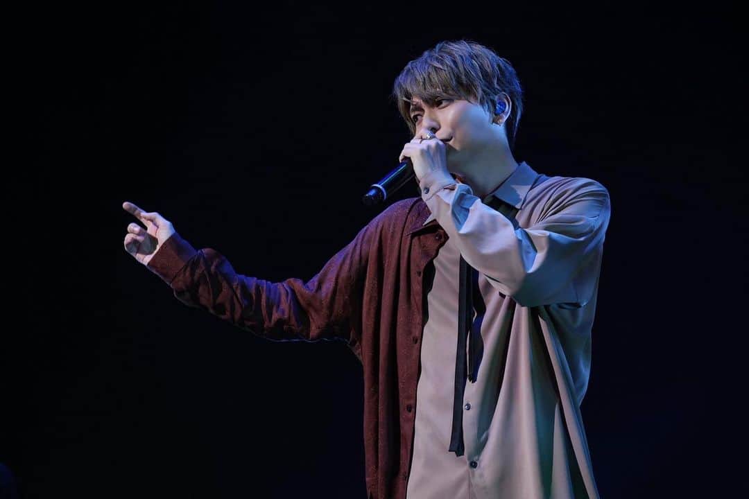 鍵本輝のインスタグラム：「3月22日(水)DVD/Blu-ray 「Lead20thAnniversary Live〜感今導祭&SnowMagic〜」のアザーカットもらいました！ こちらはもちろんですが、 4月から始まるファンクラブイベントや 5月14日の中野サンプラザも素敵だったと思ってもらえるライブを創っていきます！  5月14日の #さよなら中野サンプラザ音楽祭 FC先行受付は今日まで！ みんなチェックしてや🎫  #lead#ライブ#live #anniversary#20th」