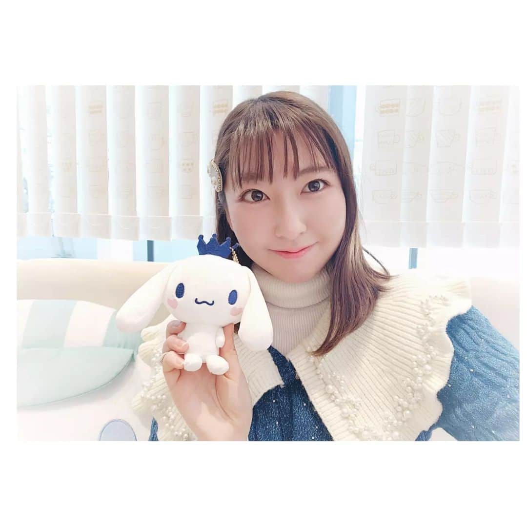 歌倉千登星のインスタグラム：「✩.*˚ お友達に誘ってもらって行ってきましたー！！！ 超可愛かったぁ〜(*^^*)👏✨ 美味しかったし、癒されました〜✨✨ #シナモロールカフェ」