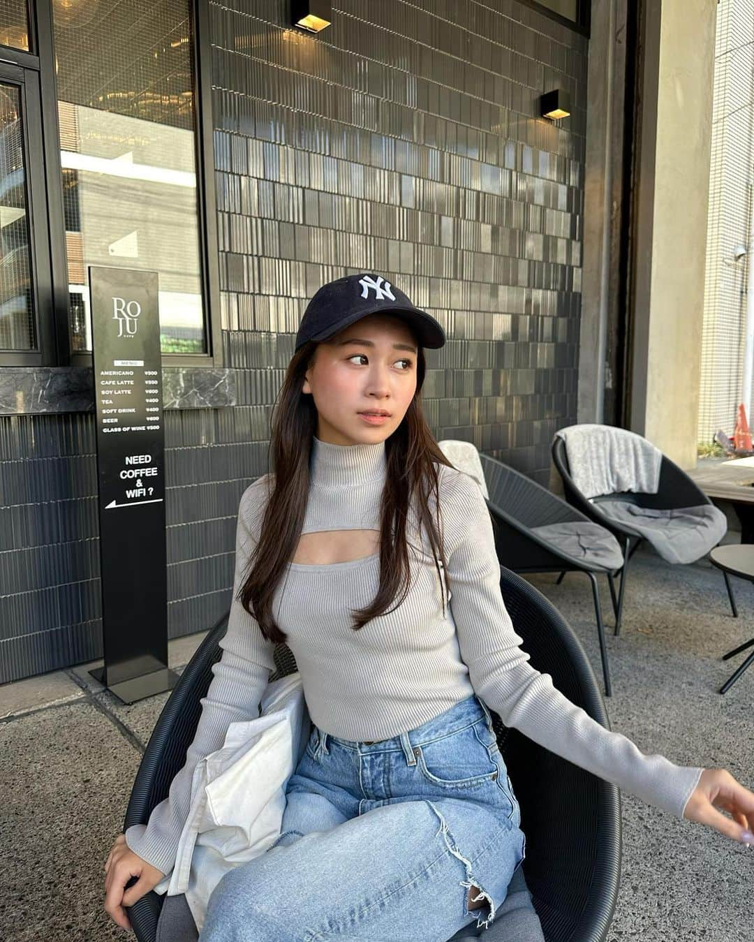 森英奈さんのインスタグラム写真 - (森英奈Instagram)「シフク☁️  今日あったかかった〜🫶🏻  #fashion#spring#qumerry#キュメリ」2月28日 21時21分 - hana_mori18