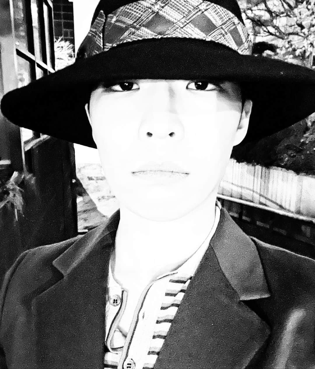 イ・チャンヒョクさんのインスタグラム写真 - (イ・チャンヒョクInstagram)「달밤에🕺🏻🌝」2月28日 21時29分 - leechanhyuk