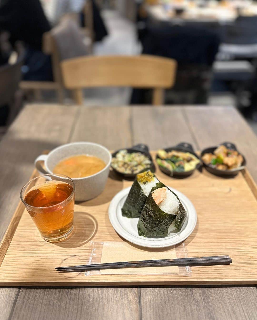 サキさんのインスタグラム写真 - (サキInstagram)「@vermicular_house  代官山のここ何回も前通ってたのに下にカフェあるの全然気づかなかった  外食するとき妙におにぎり食べたくなる人なんでここ最高でした🍙  . #代官山カフェ #代官山 #代官山ランチ #代官山グルメ #おにぎり屋 #バーミキュラ #vermicular #vermicularhouse」2月28日 21時41分 - saki.h912