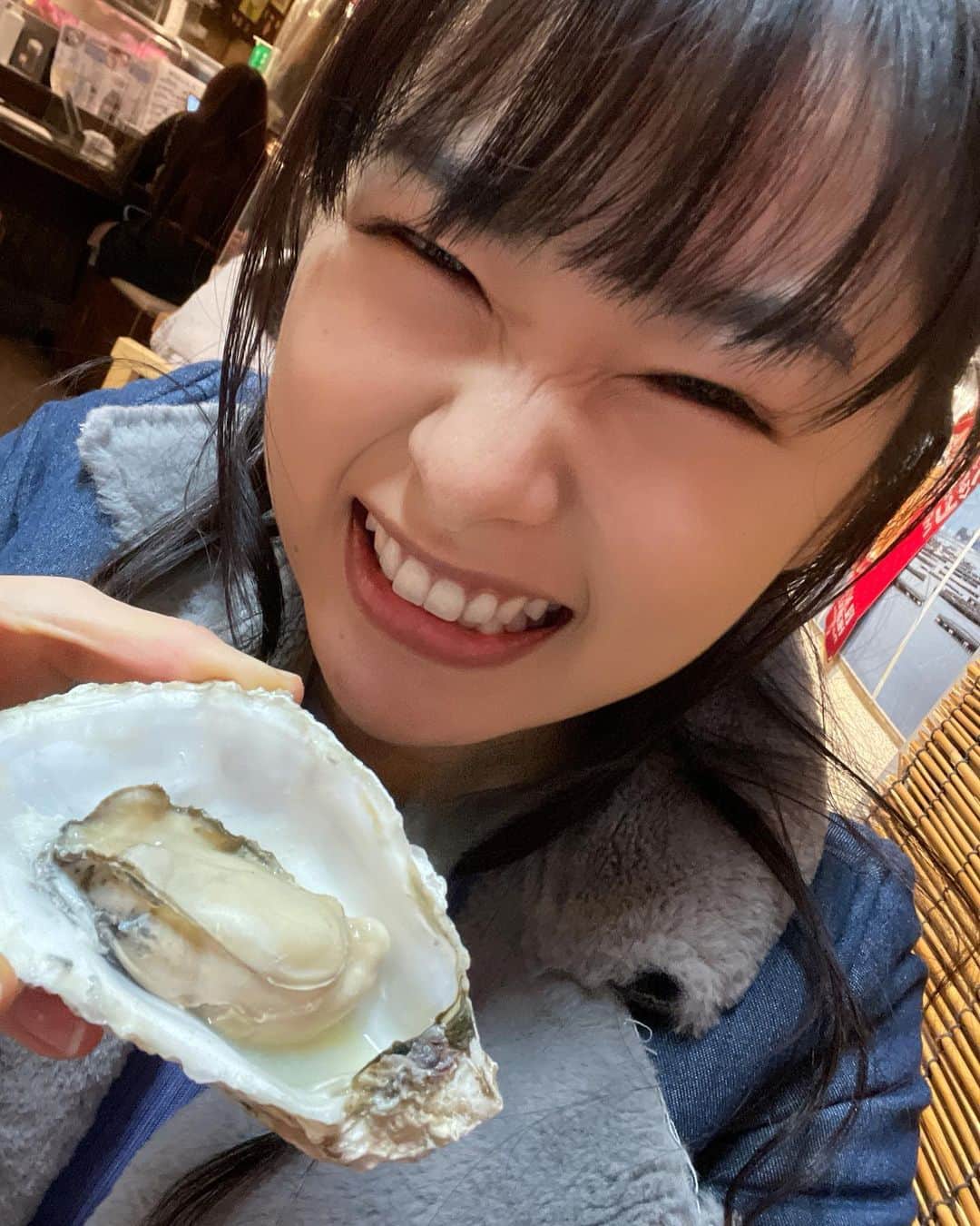 桜井日奈子さんのインスタグラム写真 - (桜井日奈子Instagram)「かきぃぃぃぃぃぃぃ  広島でお仕事だったので、牡蠣食べました。うまうまでした。  #かき小屋袋町」2月28日 21時49分 - sakurai.hinako_official