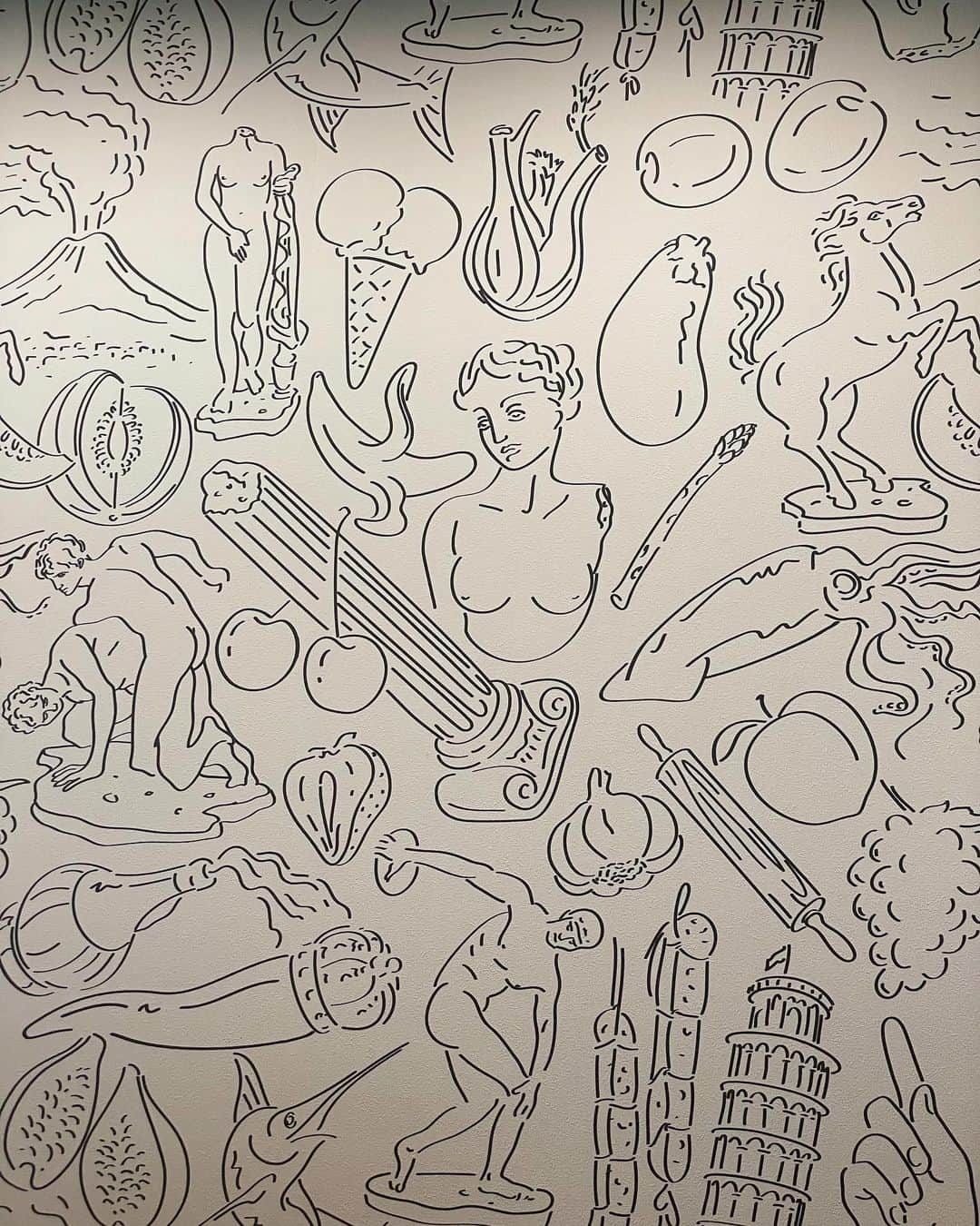 Naomiのインスタグラム：「飲食店🤳 #restaurant#art#bar」