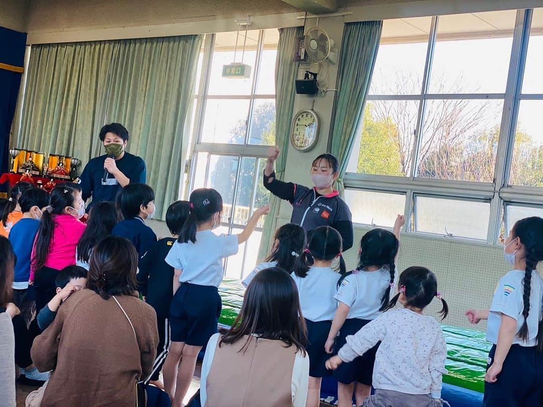 宮川紗江さんのインスタグラム写真 - (宮川紗江Instagram)「@withgymnastics_kokubunji さんの体操教室イベントを聖セシリア喜多見幼稚園でやらせて頂きました！ 指導をしたり、模範演技をしたり たくさんの子供たちと触れ合うことが出来てとても楽しかったです！ イベントに呼んで頂きありがとうございました🎶   #体操教室 #幼稚園」2月28日 22時11分 - sae_gymnast_0910