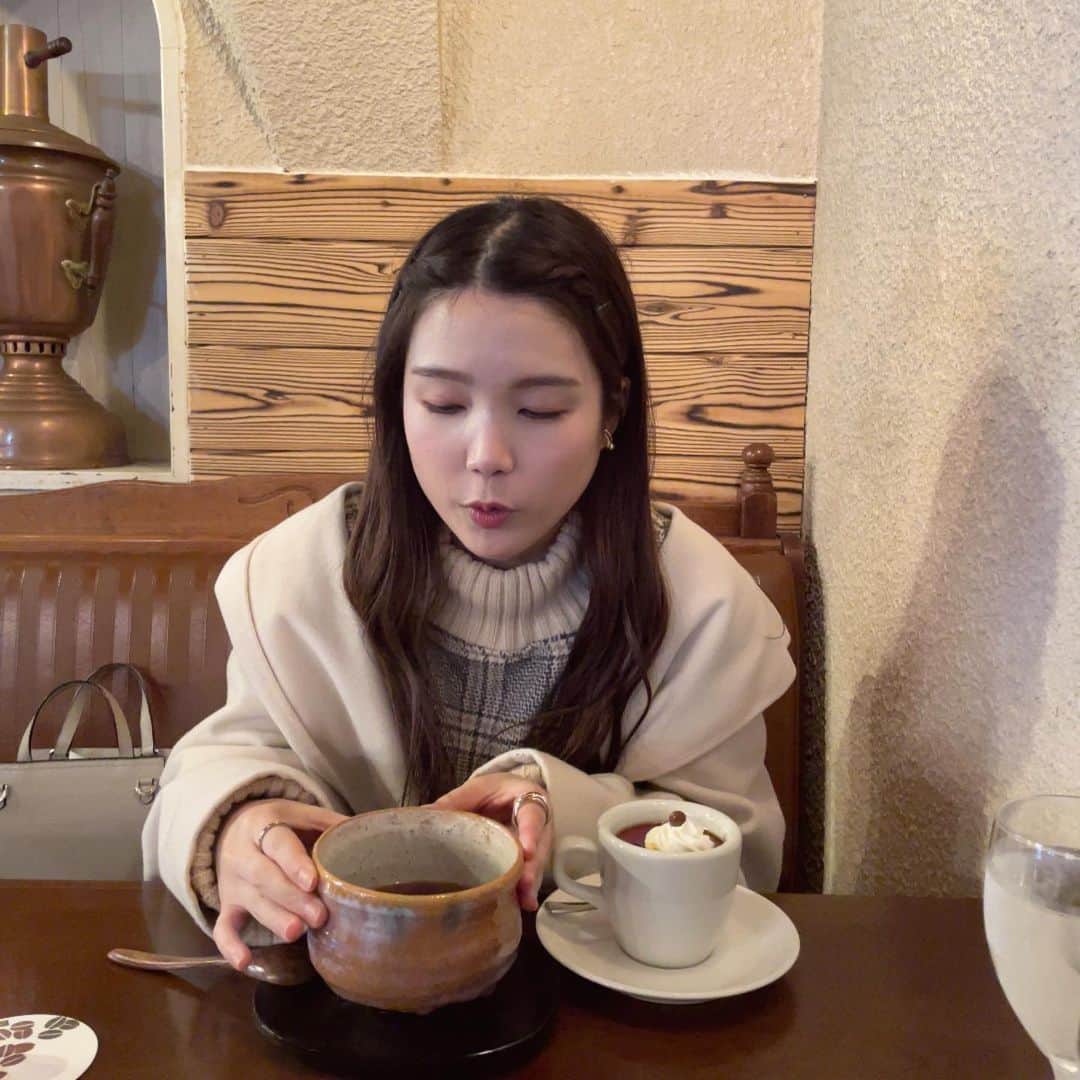 田中みかんさんのインスタグラム写真 - (田中みかんInstagram)「ダイエットお疲れスイーツ🍰 私が食べたのは大人のプリン🍮 (※プリン写せ)  ヤバい、ダイエットが 終わった途端に食べ過ぎかも、 怖い😆  ここは下関のカフェ、 Leafってとこです☕️ 麺つゆかと思いきや、 コーフィーです、シャレ過ぎ  🍀カフェリーフ 山口県下関市豊田町大字殿敷2269-1   #下関カフェ  #下関ランチ   #下関グルメ  #山口カフェ」2月28日 22時17分 - mikan__tanaka