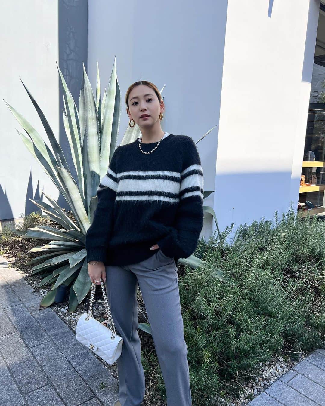 のインスタグラム：「- この冬たくさん着てる🖤 Knit：@gabine_tokyo #GABINE #ootd」