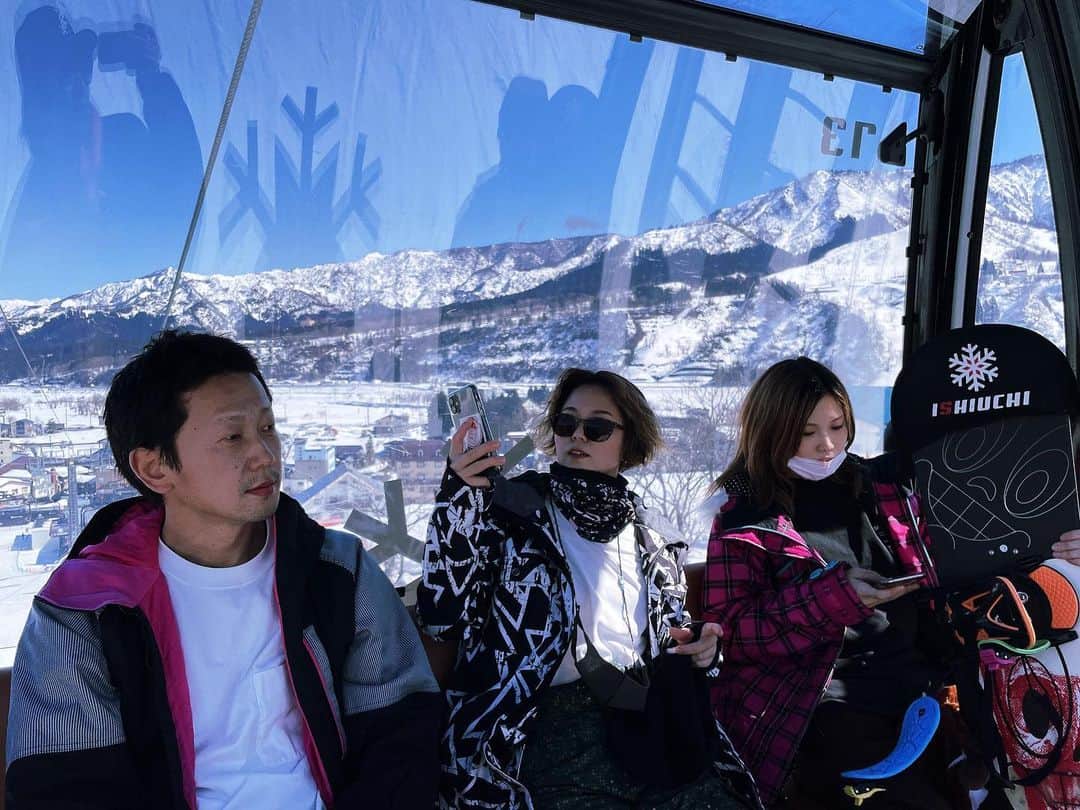 加藤 聖也さんのインスタグラム写真 - (加藤 聖也Instagram)「. 4年ぶりのスノボ🏂 天気も良くて暖かくて いつも優しくて素敵なかたたちとの休日最高で❤️ 皆様ありがとうございました☺️🤲🏻 #鬼の筋肉痛の予感でしかない ＃新潟 #snowboard #石打丸山スキー場」2月28日 22時47分 - se1ya_kato