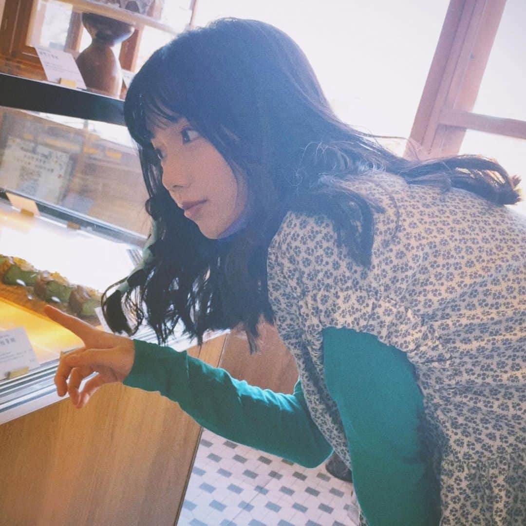 茶叶小果さんのインスタグラム写真 - (茶叶小果Instagram)「𝑩𝒚𝒆,𝑭𝒆𝒃𝒓𝒖𝒂𝒓𝒚./🍃」2月28日 22時59分 - chayexiaoguo