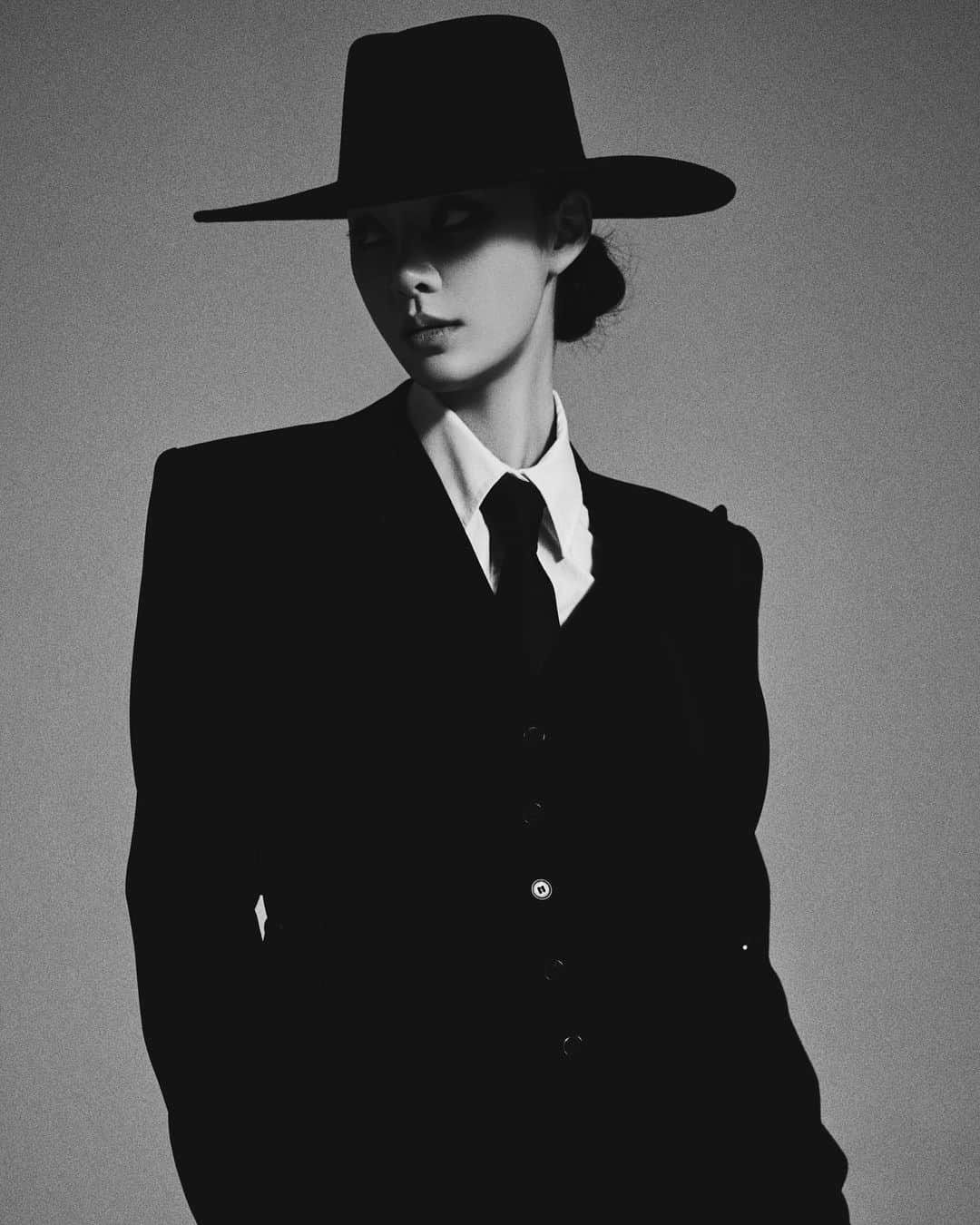 のインスタグラム：「S:INEMA the 4months and still goin on…🦅🖤🦅🖤」