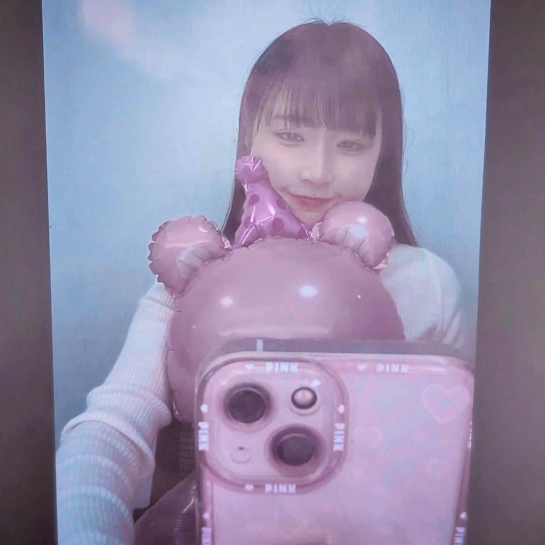 高山一実のインスタグラム：「. 愛用のスキンケアたち 並べたらかわいかった🤍  メイク前は @albion_jp  スキンコンディショナー もうずっと使ってる✨  お風呂上がり、朝 @dr.g_official  @dr.g_official_jp  シリーズで使ってる！ 保湿感がちょうどいいのよ◎  洗顔だけ @lavido.jp  @lavidoisrael  色んな洗顔使ってきたけど いっっちばん好き！！  (おまけ) カラコンはずーっとレヴィア 5年くらい使ってる気がする笑 最近でたこのカラー、フチのサイズもめちゃよかった！  初めて詳しく書いてみました＾＾」