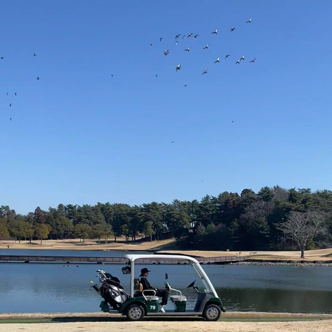 海老沼さくらのインスタグラム：「⛳️✨ コース5回目。スコアはあまり伸びなかったけど良いショットが増えてきた🏌🏻こんなにゴルフが好きになるとは思わなかったよ…あっという間に終わっちゃったな…最高でした…🥹」