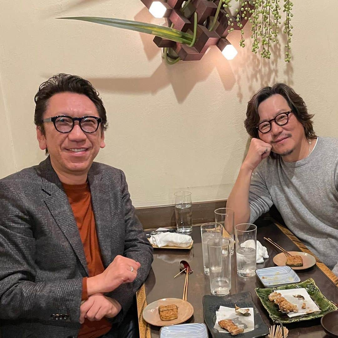 豊川悦司のインスタグラム：「First friend in a long time    #布袋寅泰  #tomoyasuhotei」