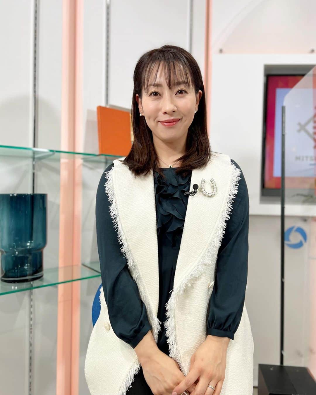 のインスタグラム：「. 今日は2月最後の平日ワンキャリアライブ！ 5社の企業の方にお話伺いました🎤 #パーソルワークスデザイン  #三井物産 #豊田通商 #smb建材  #福岡ソフトバンクホークス  （出演順） . 明日3月1日は就活解禁日ですね。 自分が希望するファーストキャリアを選択出来るように しっかり自分と向き合い、準備して 選考に臨んでくださいね！ 応援してます📣 私も皆さんのお役に立てるよう頑張ります！ . #onecareer #ワンキャリア  #ワンキャリアライブ  #新卒 #新卒採用 #就活 #就活イベント #24卒 #25卒 #就活生と繋がりたい  #フリーアナウンサー #スピーチトレーナー #キャリアコンサルタント #キャリコン #實石あづさ」