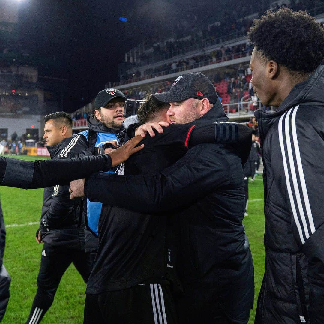 ウェイン・ルーニーさんのインスタグラム写真 - (ウェイン・ルーニーInstagram)「Always fight until the very end. ⚫️🔴 @dcunited」2月28日 23時58分 - waynerooney