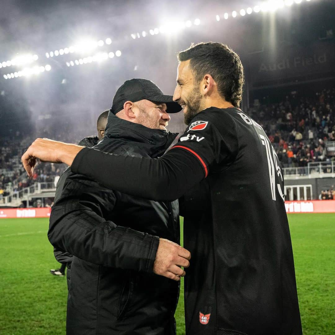 ウェイン・ルーニーさんのインスタグラム写真 - (ウェイン・ルーニーInstagram)「Always fight until the very end. ⚫️🔴 @dcunited」2月28日 23時58分 - waynerooney