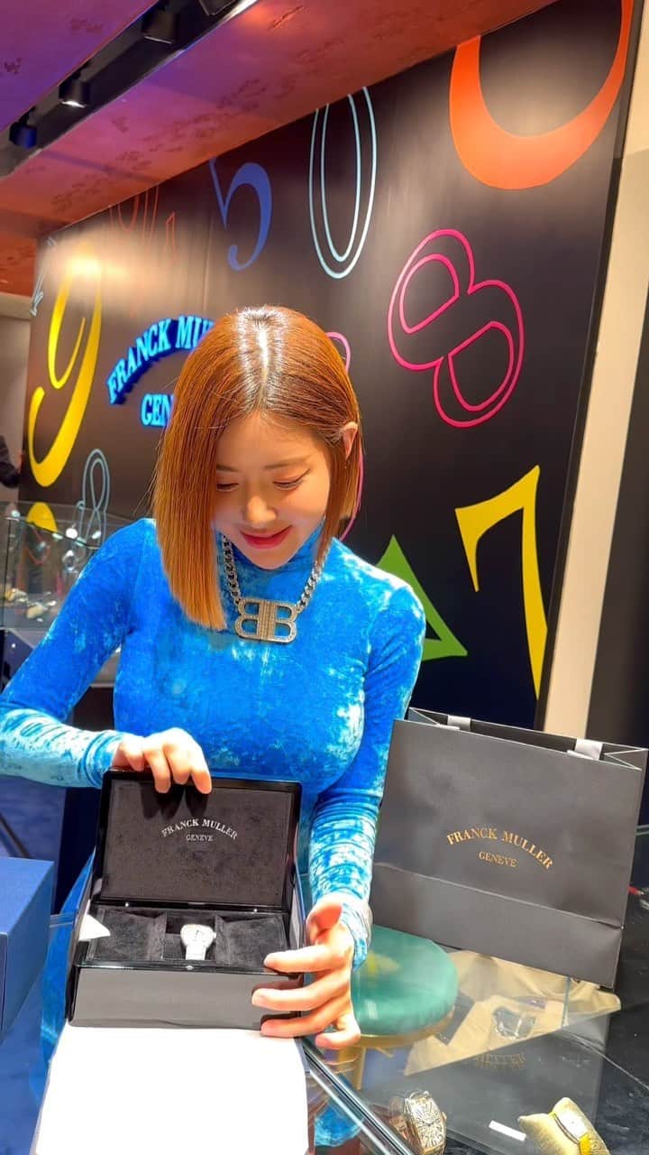 Dj Sodaのインスタグラム：「제가 좋아하는 시계 브랜드인 프랭크 뮬러의 2023 콜렉션을 국내에서 가장 먼저 보았어요!⏰💎✨ One of my favorite watch brand, Frank Mueller’s 2023 collection, was the first to see in the country at G.STREET 494 HOMME! Thanks for the invite #FranckMuller 💕💎#프랭크뮬러 #FranckMuller_Club_KR #FranckMuller_HK」