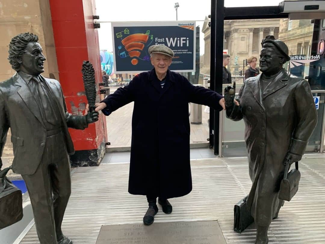 イアン・マッケランさんのインスタグラム写真 - (イアン・マッケランInstagram)「Meeting two Liverpudlian heroes: Bessie Braddock, socialist member of parliament and the incomparable comedian Ken Dodd.  Photo by @tomtom860」3月1日 0時16分 - ianmckellen