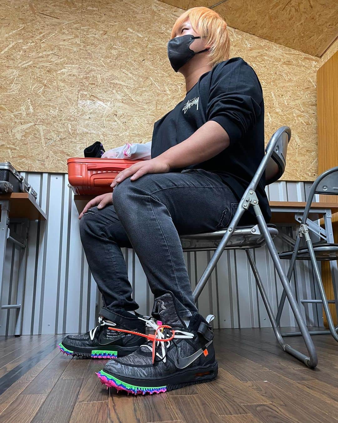 下村大樹のインスタグラム：「めちゃくちゃ控室  #nike #sneakers #offwhite #airforce1  #nikeoffwhite  #af1mid #stussy  #snkrs #sneakerhead  #ナイキ #オフホワイト  #エアフォース1  #ナイキオフホワイト  #スニーカーヘッズ  #スニーカー好きな人と繋がりたい」