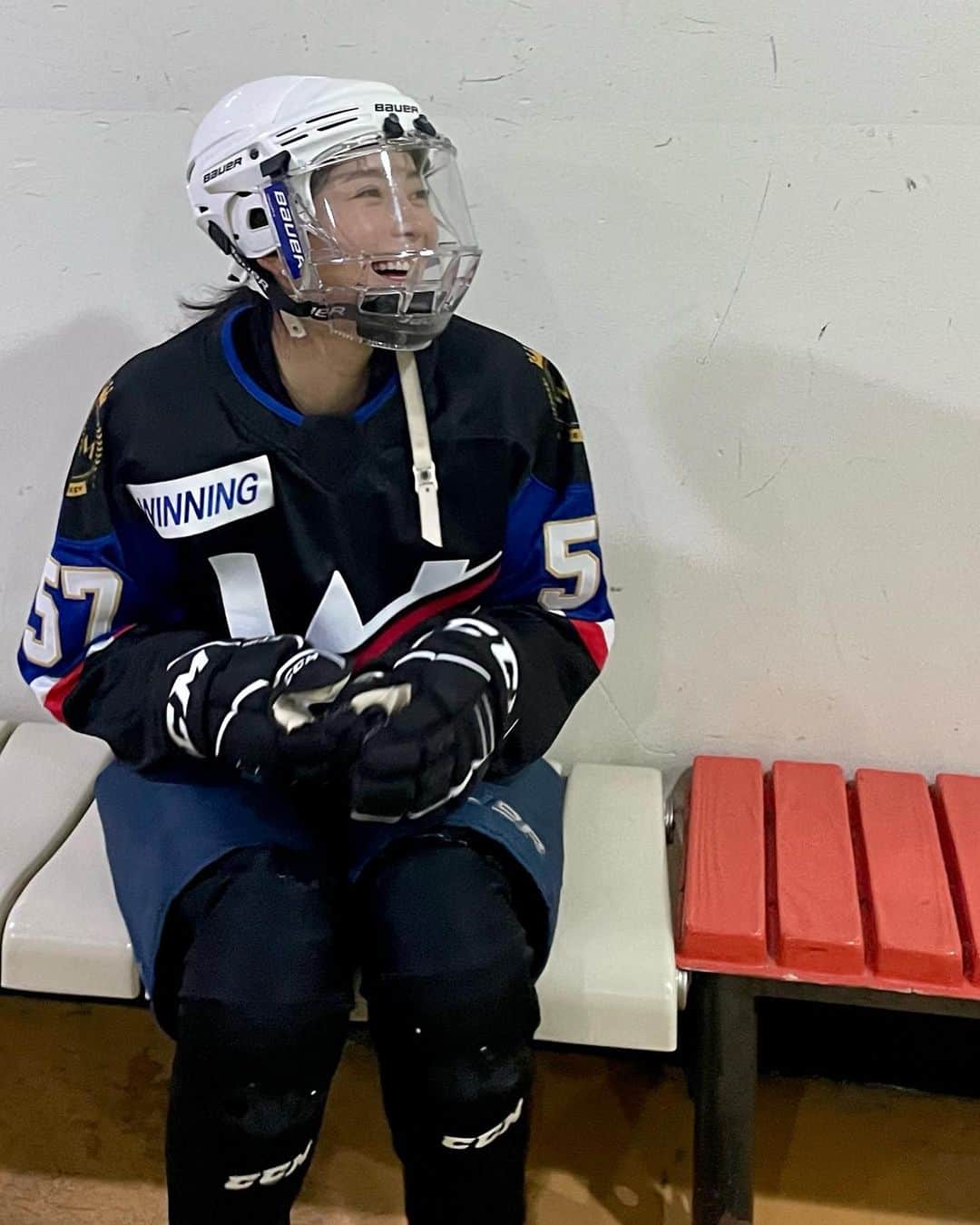 チョン・ジユのインスタグラム：「#🏒 #⚽️ #🎾」